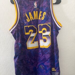 Nike LA Lakers Limited Edition Jersey  Lebron James #23  Brand New Medium